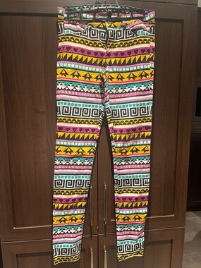 H&M women Aztec-Pattern Leggings in Pink, Yellow, Teal, Black, White